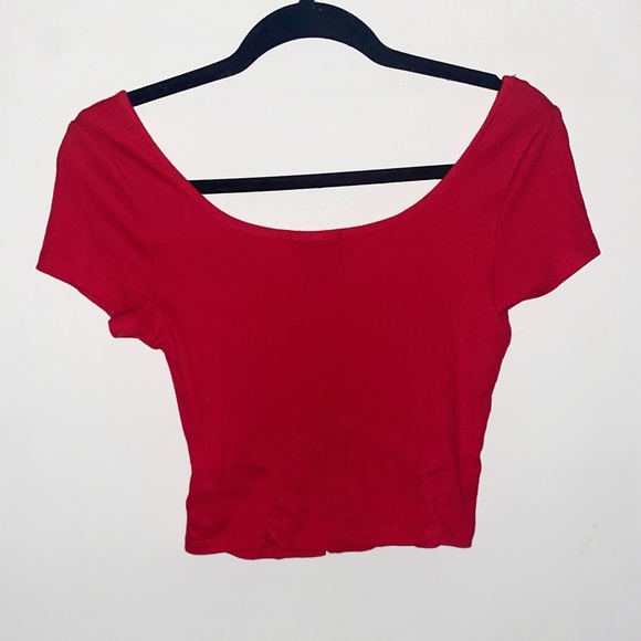 RED CROPTOP - Picture 2 of 2